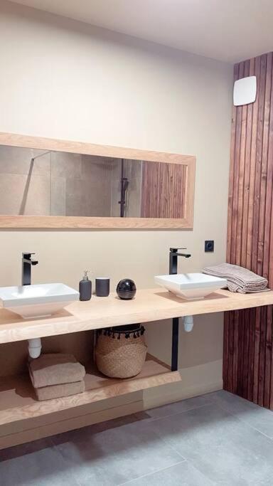 Superbe Appartement Avec Jacuzzi Et Jardin Prive Marlhes Екстер'єр фото